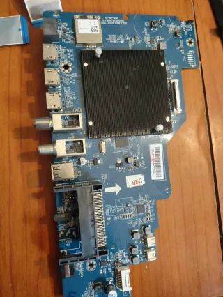 Placa de alimentación TV CHIQ 65