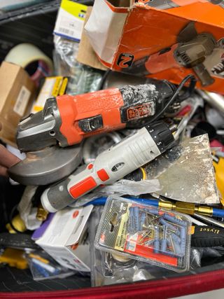 Taladro Inalámbrico JUEMEL con  muchos Accesorios