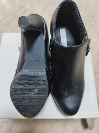 Botines tacón negros con cremallera