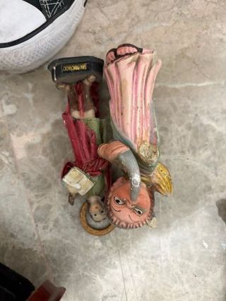 Figuras religiosas variadas