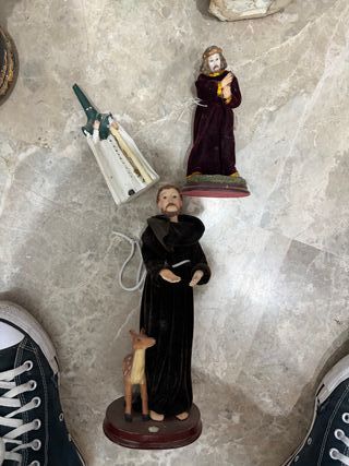 Figuras religiosas variadas