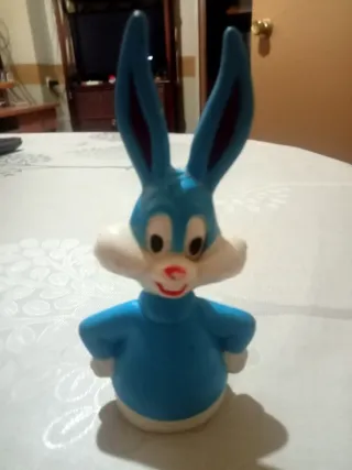 Figura de Bugs Bunny azul