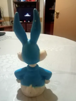 Figura de Bugs Bunny azul