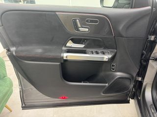 Mercedes-Benz GLB 220d AMG LINE 7 PLAZAS