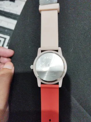 Reloj rosa y rojo Solo falta pila