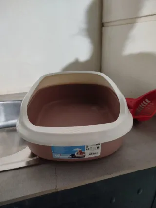 Caja arena gato de bebé hasta los 3 meses