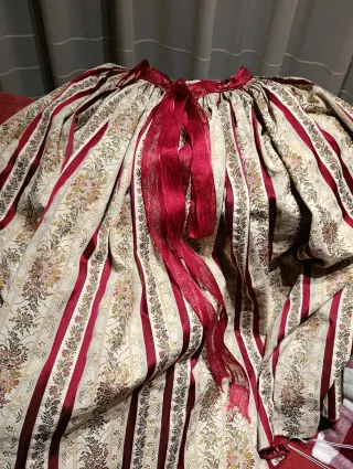 Falda Fallera con Manteletas y Espandenyas.