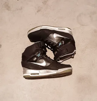 Scarpe Nike Air Revolution Sky Hi