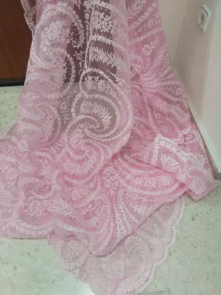 Colcha o mantel rosa transparente