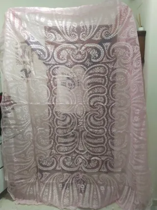 Colcha o mantel rosa transparente