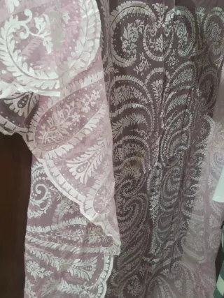 Colcha o mantel rosa transparente