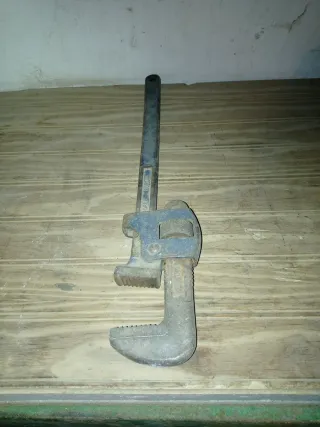 Llave de fontanero grande Drop Forged