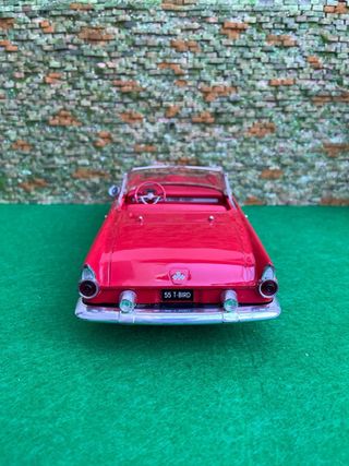 Ford Thunderbird (1990) – Revell – Escala 1:18