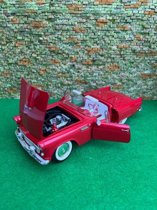 Ford Thunderbird (1990) – Revell – Escala 1:18