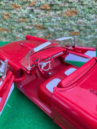 Ford Thunderbird (1990) – Revell – Escala 1:18