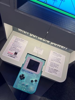 Expositor Quiosco Game Boy Nintendo