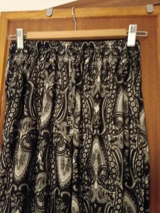 Bermudas estampados negros y multicolor