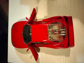 Bburago Ferrari F40 1987 1:24