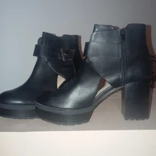 Botas negras con plataforma