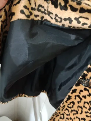 Abrigo H&M estampado animal