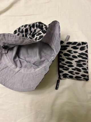 Gorro de lluvia H. DUE.O reversible con bolsa