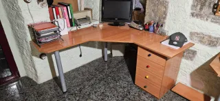 Escritorio esquinero madera y metal