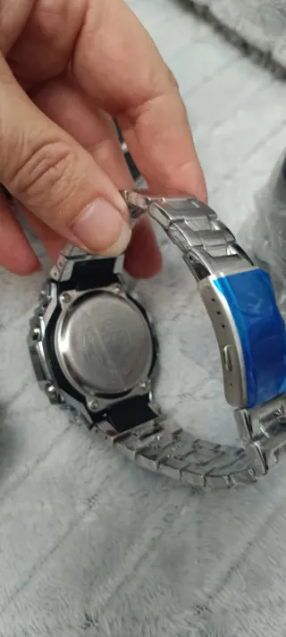 Reloj G-Shock Plata y Oro