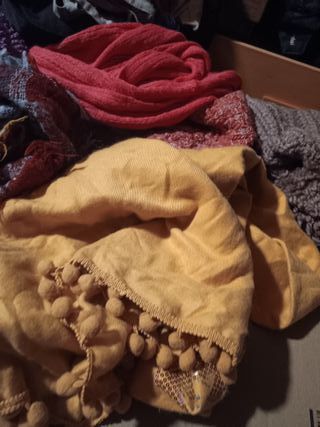 Lote de bufandas y accesorios de invierno