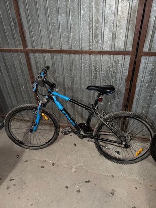 Bicicleta BTWIN azul y negra