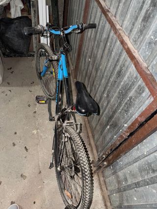 Bicicleta BTWIN azul y negra