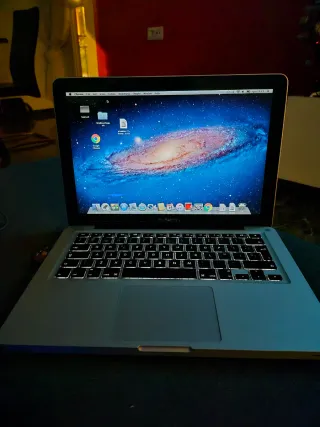 MacBook Pro Apple Plata/Morado