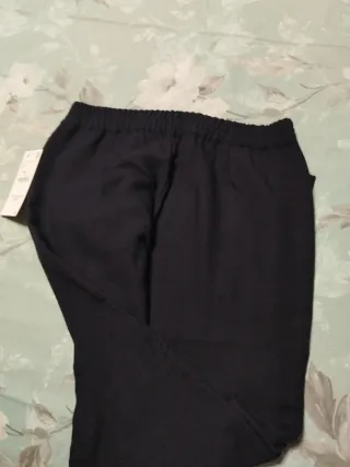 Pantalón Zara Basic negro con hebilla