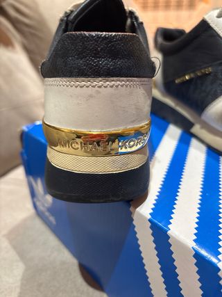 Zapatillas Michael Kors Negras y Blancas