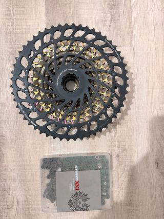 Cassette SRAM XX1 Rainbow 10/52 y Cadena XX1