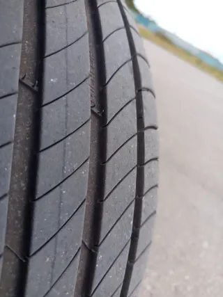 Michelin Primacy 4 225/45 R17 94Y.