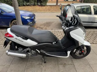 Moto YAMAHA XMAX 250