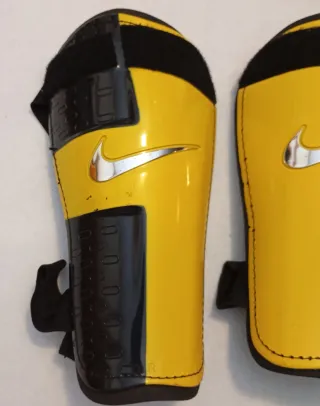 Parastinchi Nike Giallo/Nero