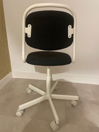 Silla de escritorio infantil ÖRFJÄLL negra