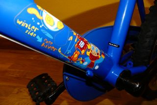 Bicicleta 16 (4-8 años) con ruedines