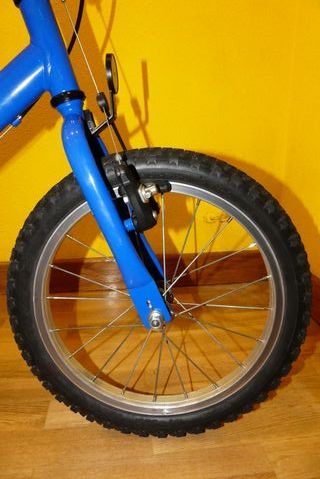 Bicicleta 16 (4-8 años) con ruedines