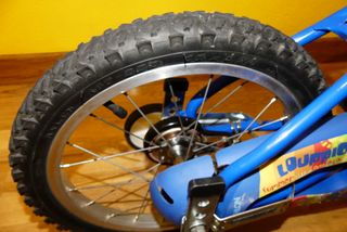 Bicicleta 16 (4-8 años) con ruedines