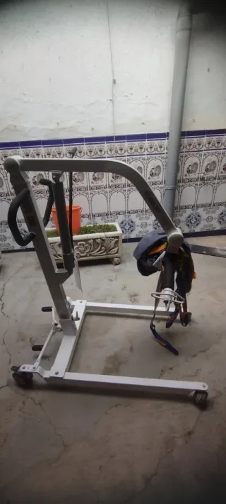Grúa para llevantar a enfermos ,minusválidos .