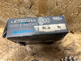 Lote 34 piñones y cassettes URRETA