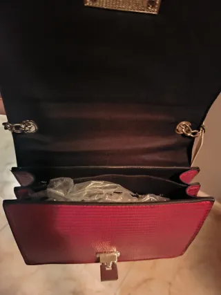 Bolso Stradivarius rojo mini