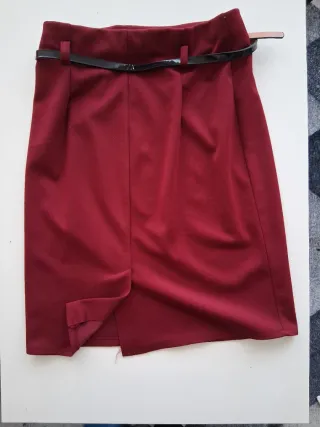 Falda burdeos Talla S