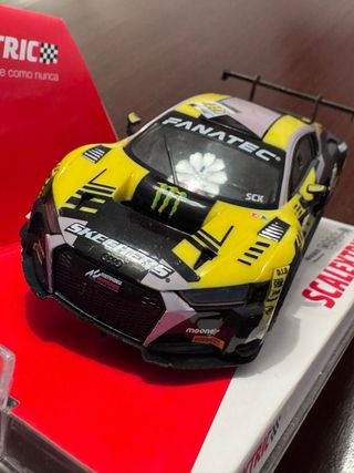 Coche Scalextric Classic Audi R8 LMS GT3 VR46