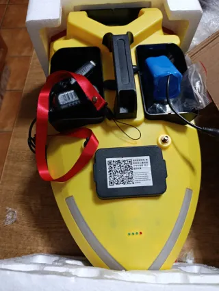 Barco de cebo de pesca con gps