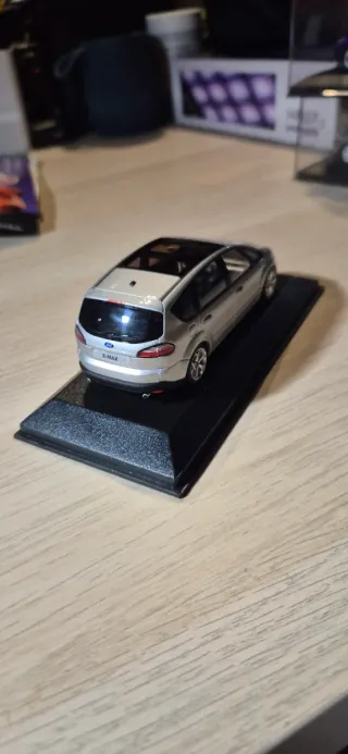 Miniatura Ford S-Max Plateado
