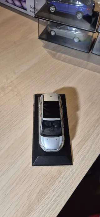 Miniatura Ford S-Max Plateado