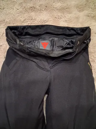 Chaqueta y pantalón cordura Dainese